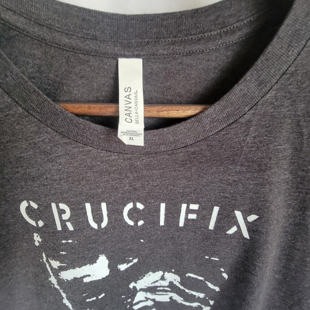 Crucifix band t shirt size xl